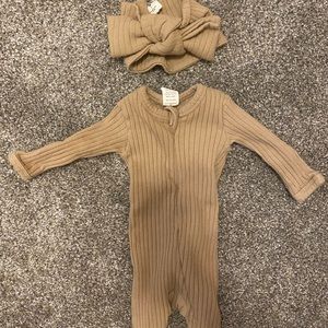 Kate Quinn ribbed onesies